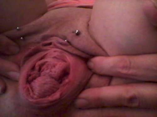 Mature with pierced pussy stretched her huge cervix