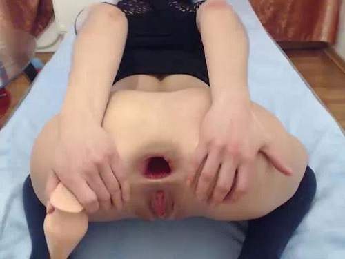 anus gaping crazy girl,asshole stretched,big plug deep penetrated into asshole,giant toy deeper penetrated