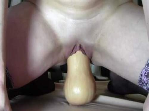 Cold bottle and huge vegetable deep into pussy