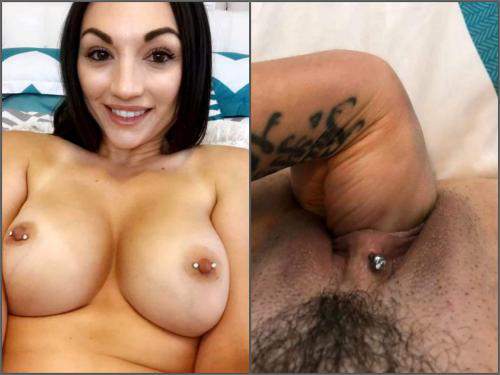 girl gets fisted,piercing nipples,piercing labia,solo fisting,try fisting,fisting sex solo,girl with piercing nipples