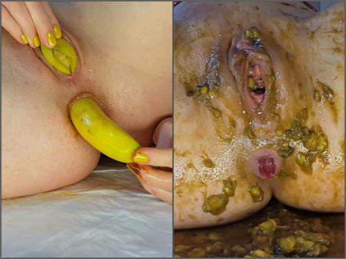 Bananas penetration in pussy and shitting anal rosebutt with Anna Coprofield