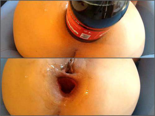 Mature gets plastic and glass bottles in her ruined anal gape