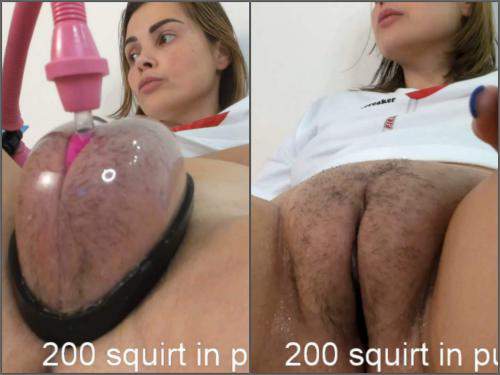Large labia russian chick Only_Julia squirt during pussypump