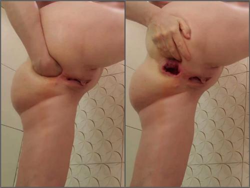 Teresafilosofa gaping hole loose during fisting sex in the bathroom