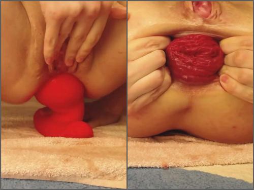 Shemale Teen’s ass ruined forever! Heart shaped buttplug Puffy Toys Huterin XXL